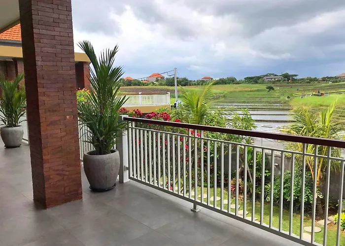 Frangipani House And Hotel 3*