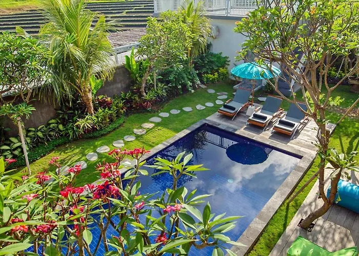 Отель Frangipani House And 3*